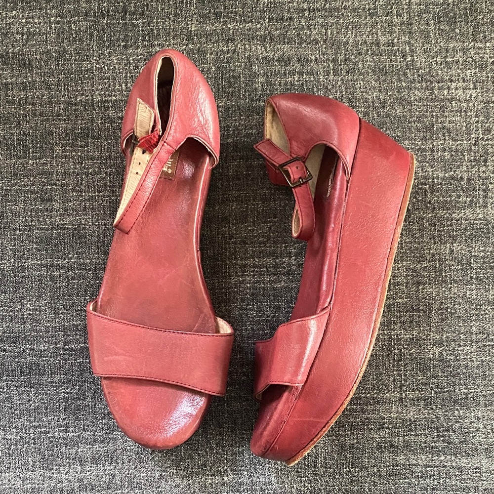 Gee Wawa Daisy Flatform Leather Sandals Deep Red 7
